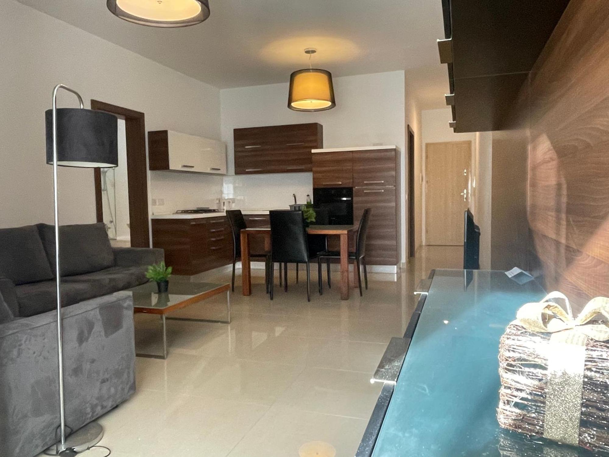 Great Location Apartment St. Paul's Bay